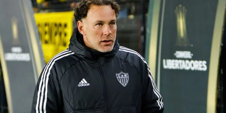 Milito lamenta primeira derrota na Libertadores (Crédito: Getty Images)
