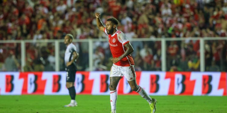 X/Internacional (Crédito: Wesley marcou golaço pelo Inter)