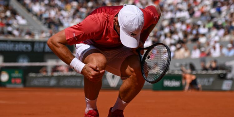 Djokovic faz cirurgia no joelho e deve perder Wimbledon (Crédito: Getty Images)