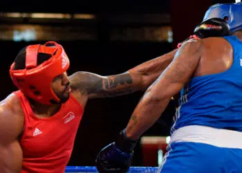 Luta entre Abner Teixeira e Joel Ramos no acima de 92kg, ambos atletas do Brasil (Crédito: Lázaro Viana/@lazarovianafoto)