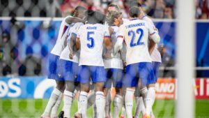 Com gol contra, França evita zebra e supera a Áustria na estreia (Crédito: Getty Images)