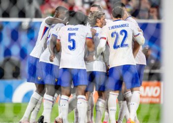 Com gol contra, França evita zebra e supera a Áustria na estreia (Crédito: Getty Images)