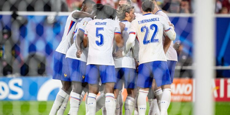 Com gol contra, França evita zebra e supera a Áustria na estreia (Crédito: Getty Images)