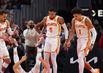 Dejounte Murray e Trae Young (Crédito: Getty Images)