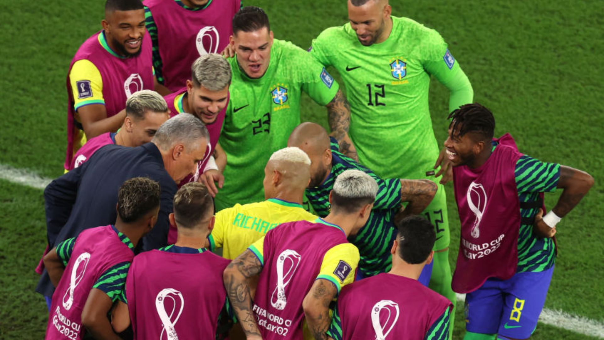 Tite vibrou e dançou com o gol de Richarlison - GettyImages