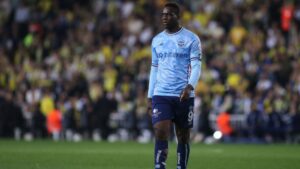 Jogador atuando pelo Adana Demirspor, seu último clube (Crédito: Getty Images)
