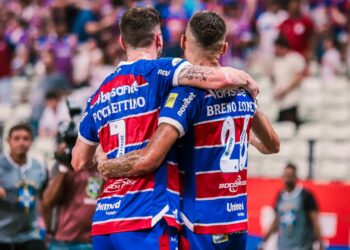 Pochetinno e Breno Lopes marcaram dois dos três gols (Crédito: Fortaleza/X)
