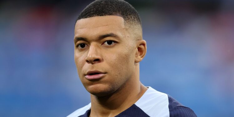 Apresentação de Mbappé terá entrada gratuita no Santiago Bernabéu (Crédito: Getty Images)