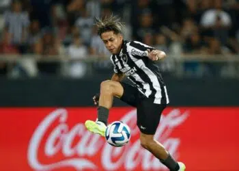 Com a camisa alvinegra, Segovinha atuou em 29 partidas e não fez nenhum gol (Crédito: Getty Images)