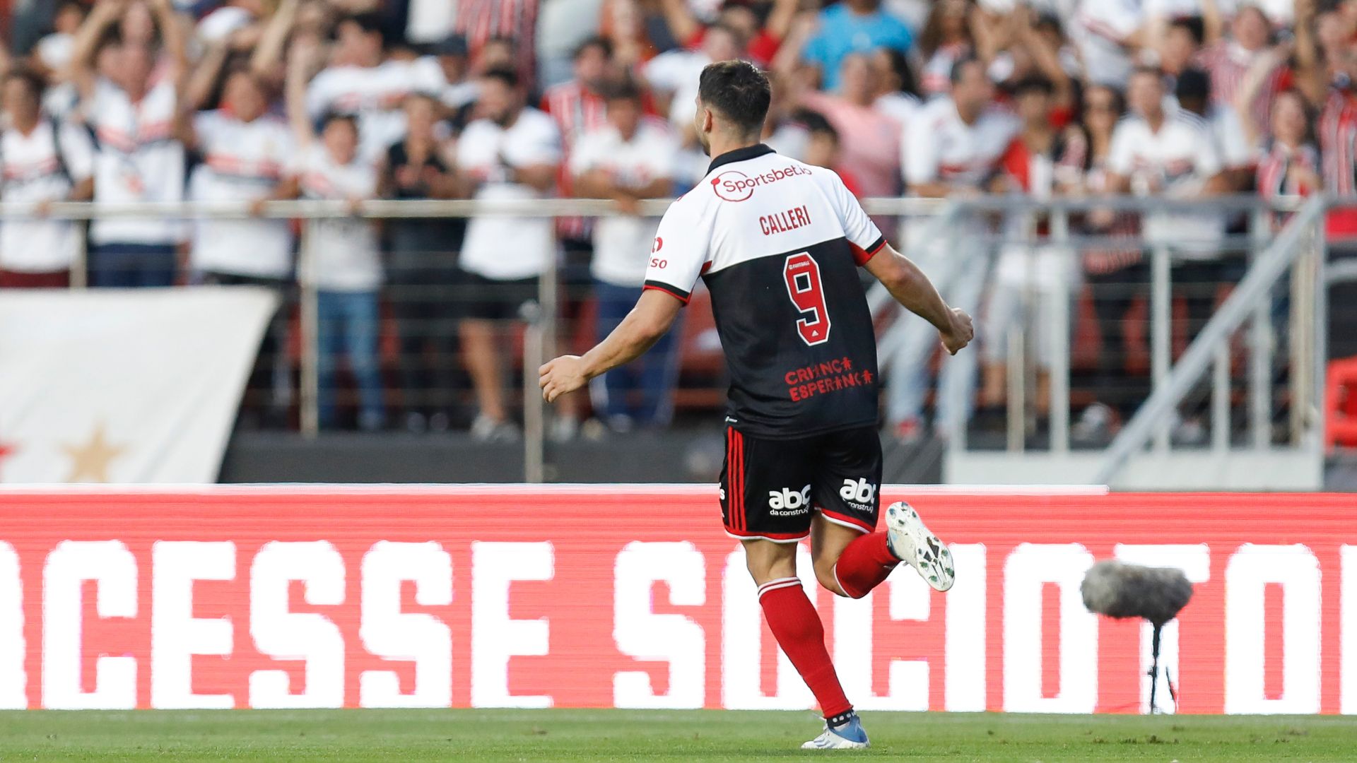 Com dois gols de Calleri, São Paulo vence o Coritiba pelo Brasileirão - Getty Images