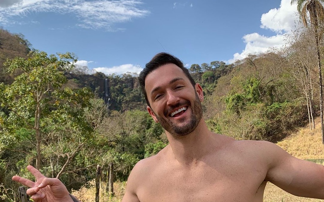 Diego Hypolito posta foto sem camisa e causa na web - Instagram