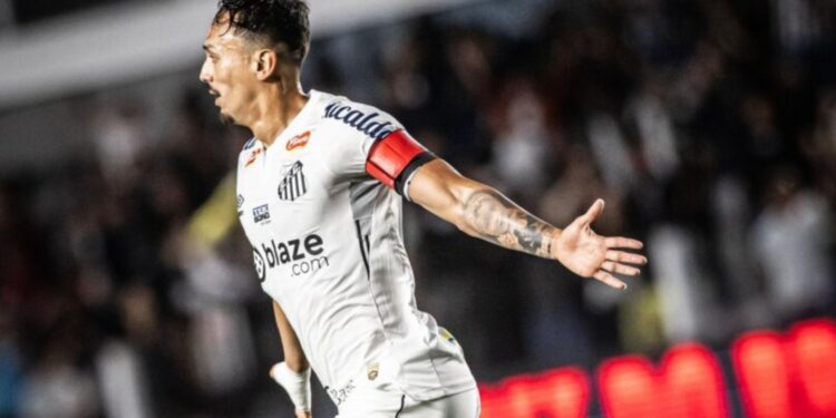 Pituca comemora o primeiro gol do Santos contra o Ituano (Crédito: Raul Baretta/ Santos FC)
