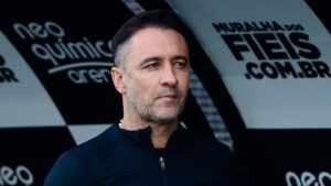 Corinthians está ciente de uma possível saída dos titulares de Vítor Pereira nesta janela - GettyImages