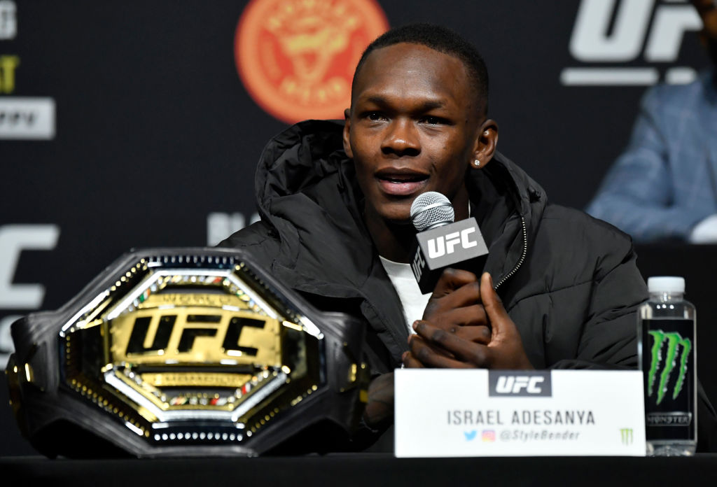 Israel Adesanya encara Marvin Vettori no UFC 263 - GettyImages