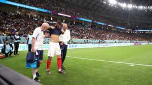 Lucas Hernández sentiu problema no joelho - GettyImages