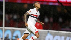 Diego Costa se emociona em despedida do São Paulo; confira (Crédito: Rubens Chiri e Paulo Pinto / São Paulo FC)