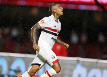 Diego Costa se emociona em despedida do São Paulo; confira (Crédito: Rubens Chiri e Paulo Pinto / São Paulo FC)