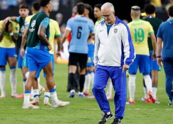 Dorival explica postura antes dos pênaltis e rebate críticas: “Um absurdo” (Crédito: Getty Images)