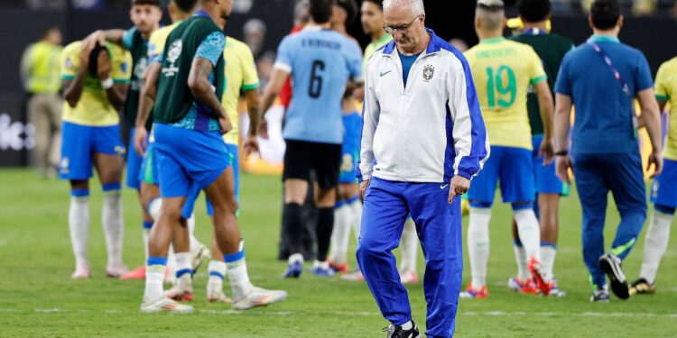 Dorival explica postura antes dos pênaltis e rebate críticas: “Um absurdo” (Crédito: Getty Images)