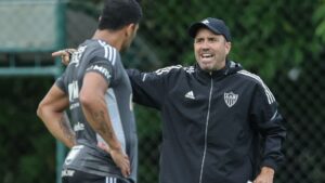 Hulk e técnico Eduardo Coudet em treino do Atlético-MG - Pedro Souza/Atlético/Flickr