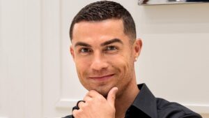 Cristiano Ronaldo se tornou a celebridade mais bem paga para fazer publicidade no Instagram - Reprodução Instagram