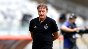 Cuca é alvo de protesto de torcedores do Atlético-MG após empate na Libertadores - Pedro Souza / Atlético / Fotos Públicas