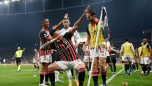 Luciano gerou enorme polêmica no clássico - GettyImages
