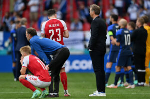 Dinamarca e Finlândia voltam a campo para terminar o duelo válido pela Eurocopa - GettyImages