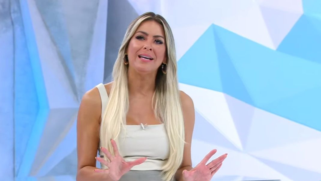 Renata Fan abriu o jogo sobre a queda do Inter no Gauchão e recebeu o recado de carrasco e de Renato Gaúcho - Reprodução/Band