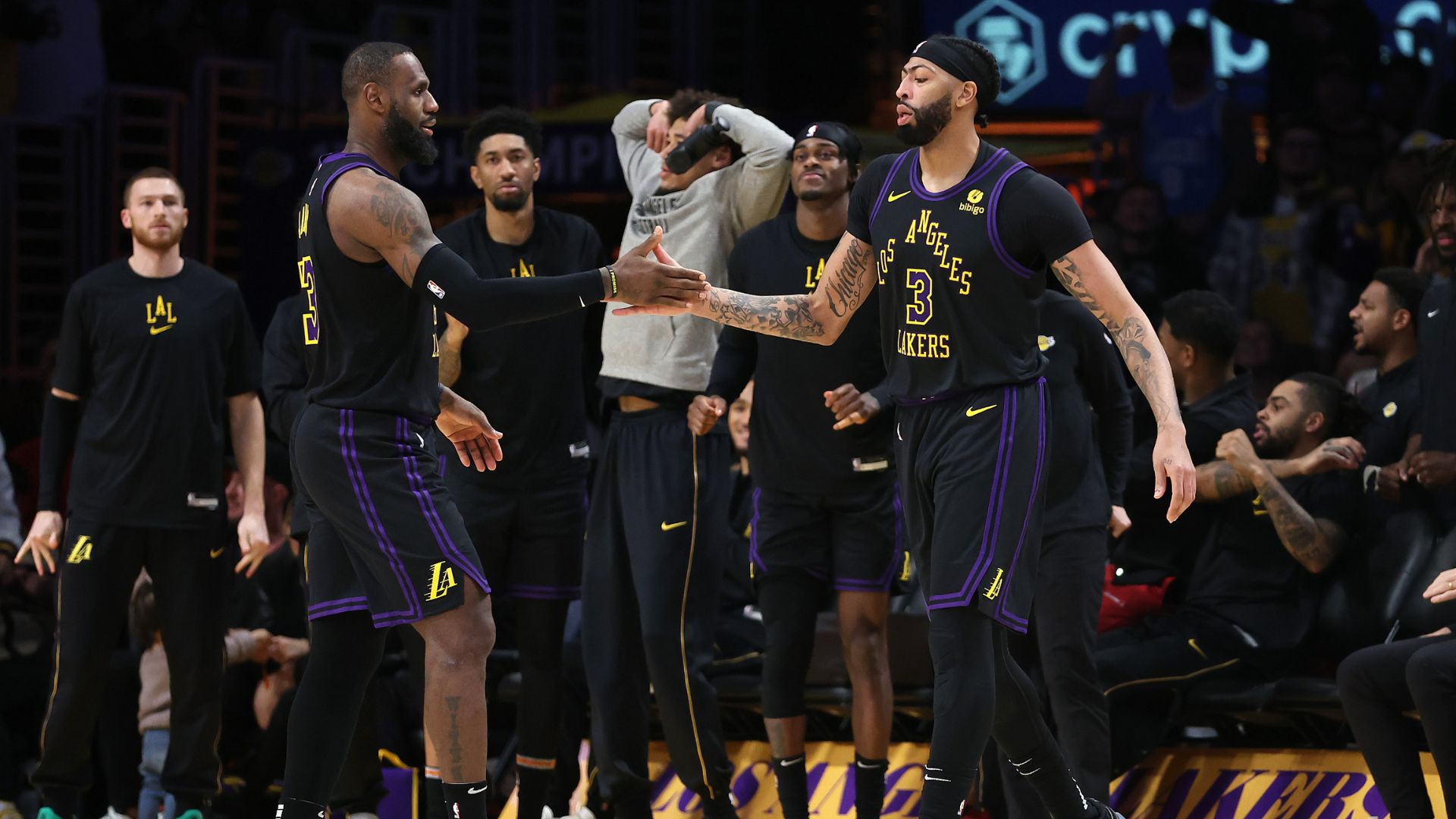 Lakers vencem na NBA - Getty Images