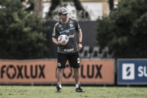 Fernando Diniz terá Sánchez como reforço contra o Grêmio - Ivan Storti/Santos FC