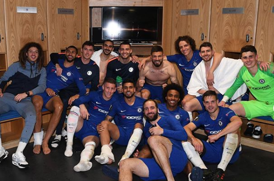 Com a camisa do Chelsea, Jorginho foi campeão da Europa League 2018-19 - Instagram @jorginhofrello