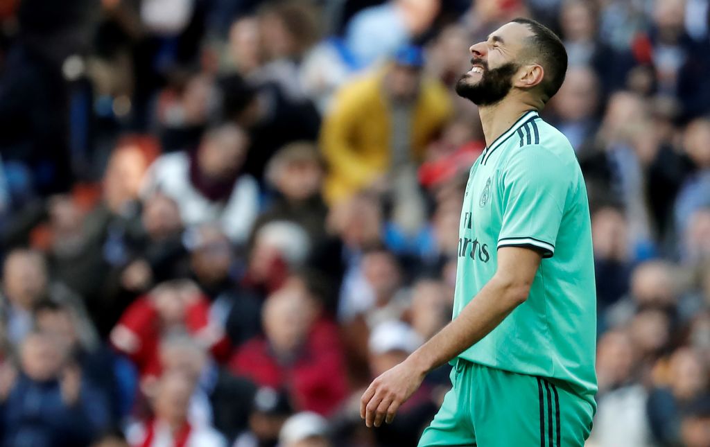 Benzema em ação com a camisa do Real Madrid - GettyImages