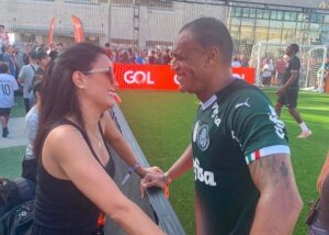 O jogador comemorou a vitória do Palmeiras com a esposa e os amigos - Instagram @lucieledicamargo