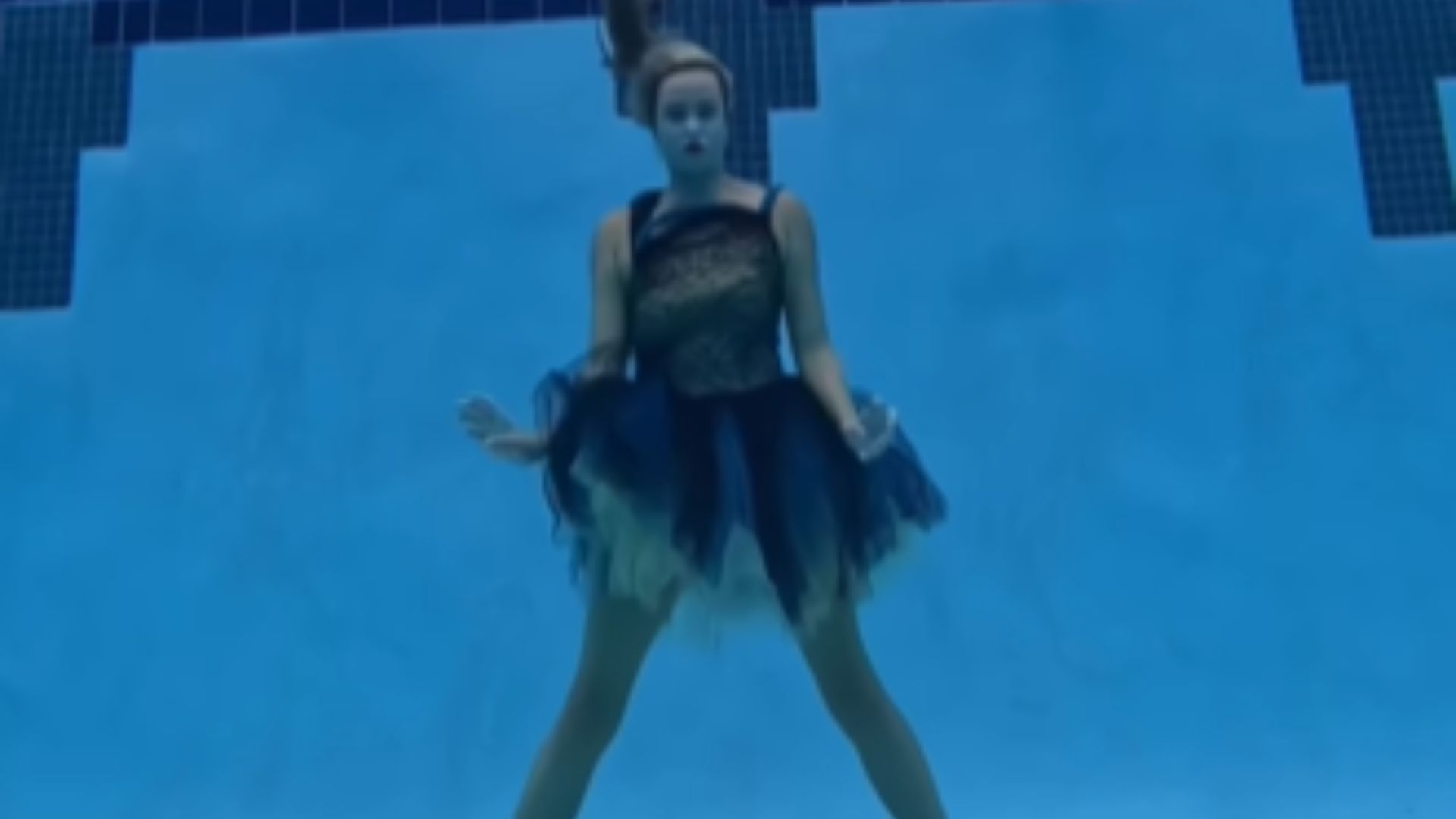 Ex-atleta viraliza com dança de "Wandinha" - Reprodução Instagram