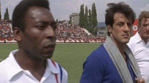 Pelé contracenou com Sylvester Stallone no filme "Fuga para a Vitória" - Reprodução