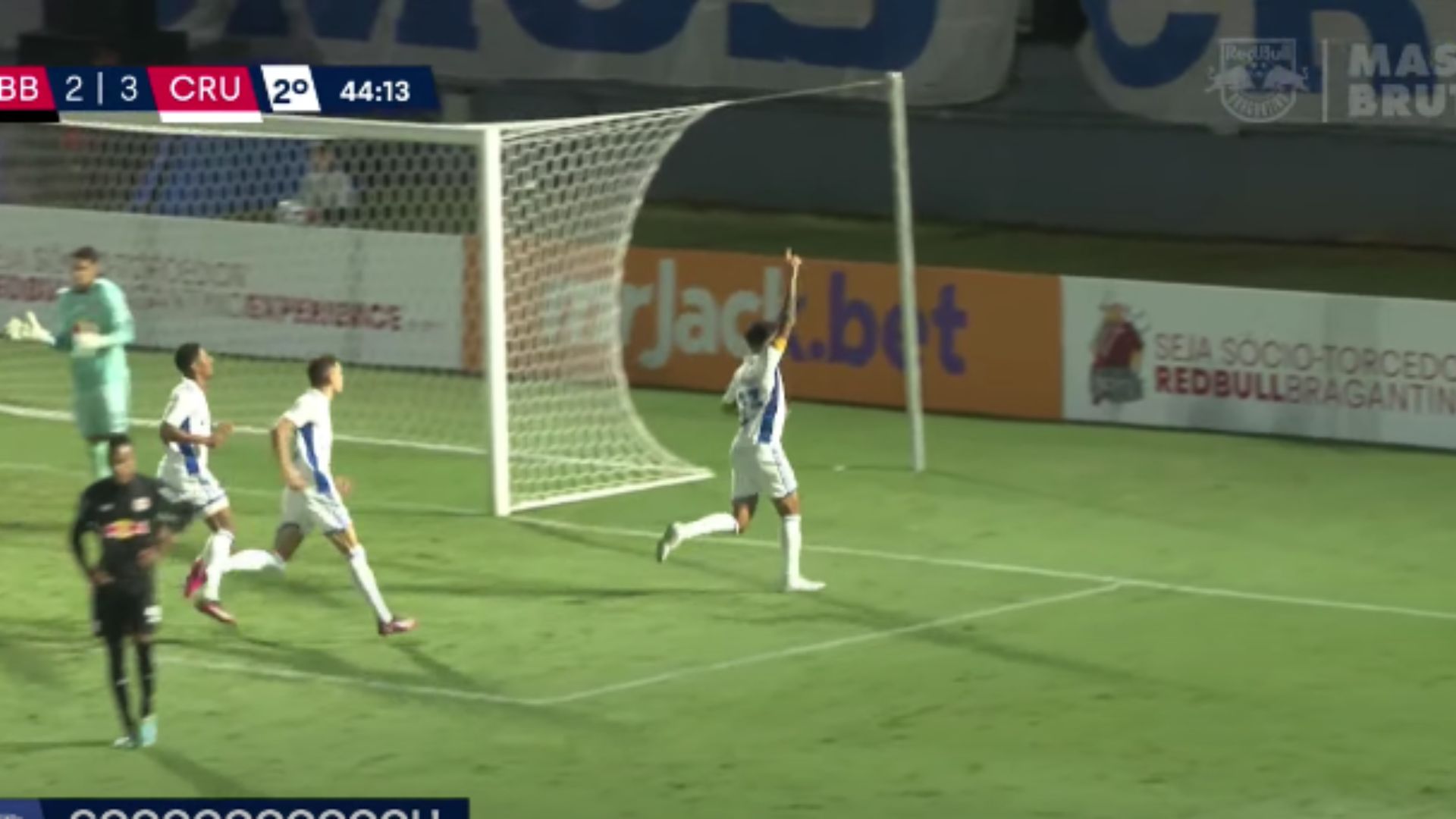 RB Bragantino e Cruzeiro em amistoso - Reprodução Massa Bruta TV