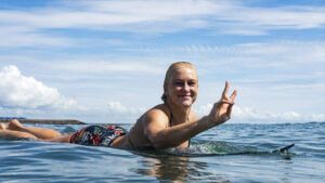 Tati Weston-Webb é a única mulher na elite do circuito mundial de surfe - Ben Reed
