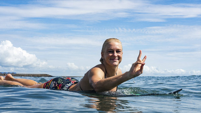 Tati Weston-Webb é a única mulher na elite do circuito mundial de surfe - Ben Reed