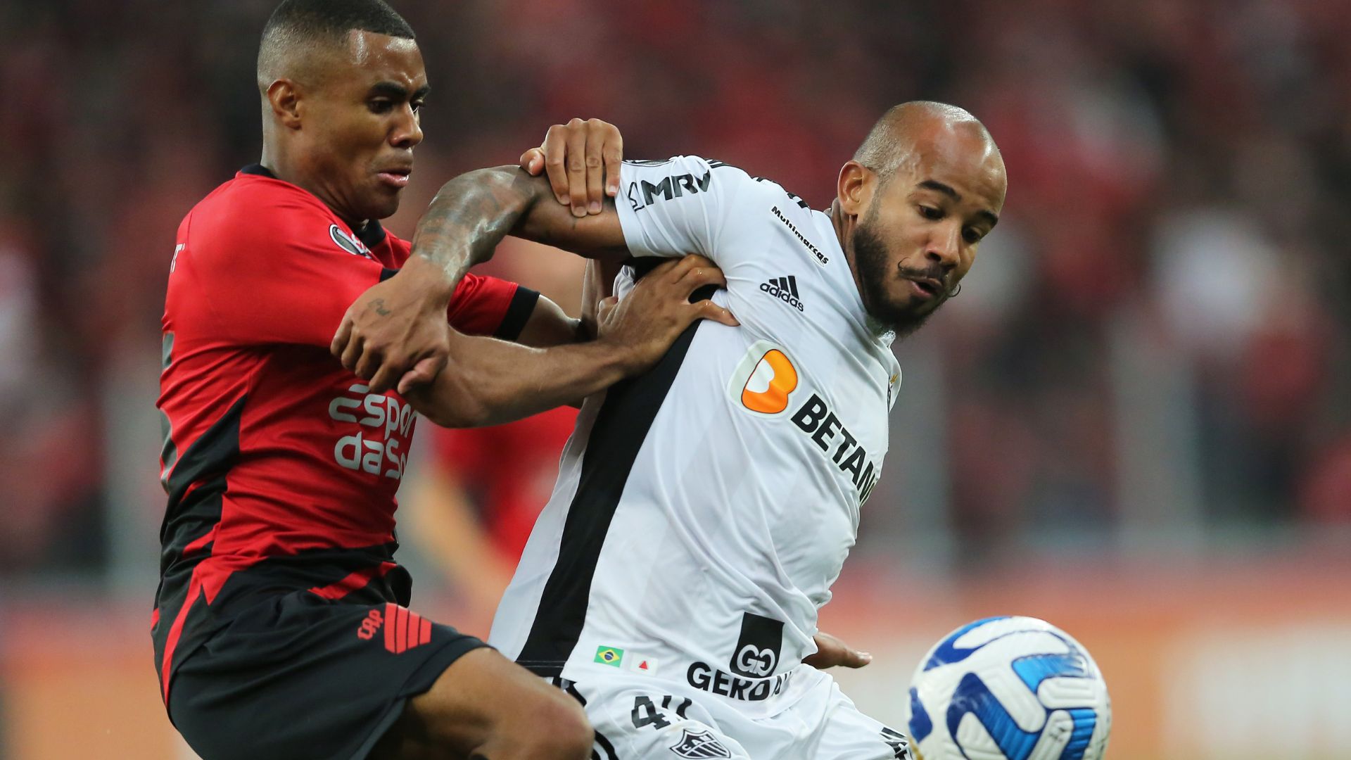 Atlético-MG e Athletico-PR pelo Brasileirão - Getty Images