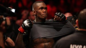 Israel Adesanya recuperou o cinturão do UFC - GettyImages