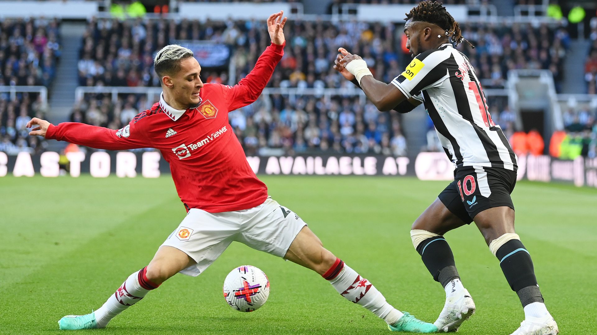 Newcastle e Manchester United se enfrentado pela Premier League - Getty Images