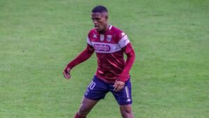 Emprestado pelo América-MG, zagueiro atinge marca importante em Portugal - Divulgação/ Torreense