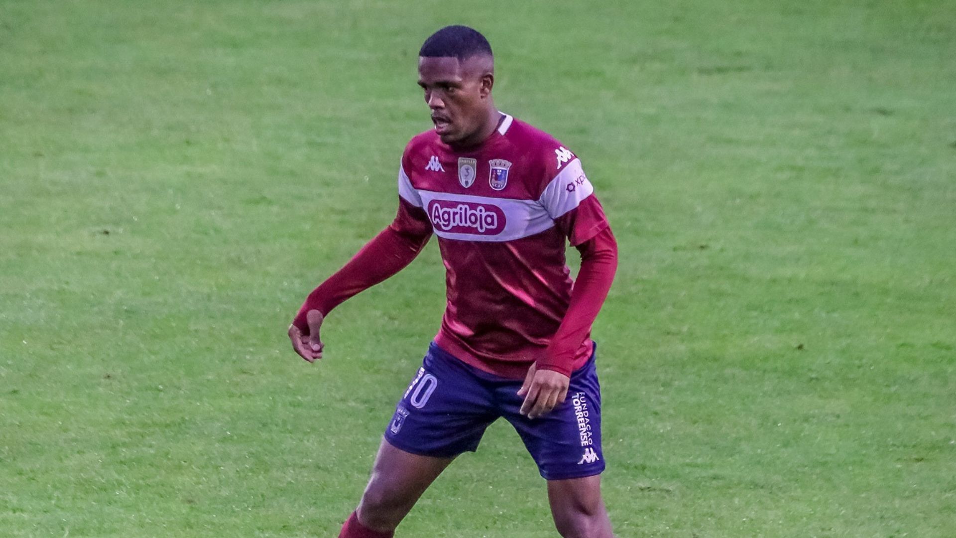 Emprestado pelo América-MG, zagueiro atinge marca importante em Portugal - Divulgação/ Torreense