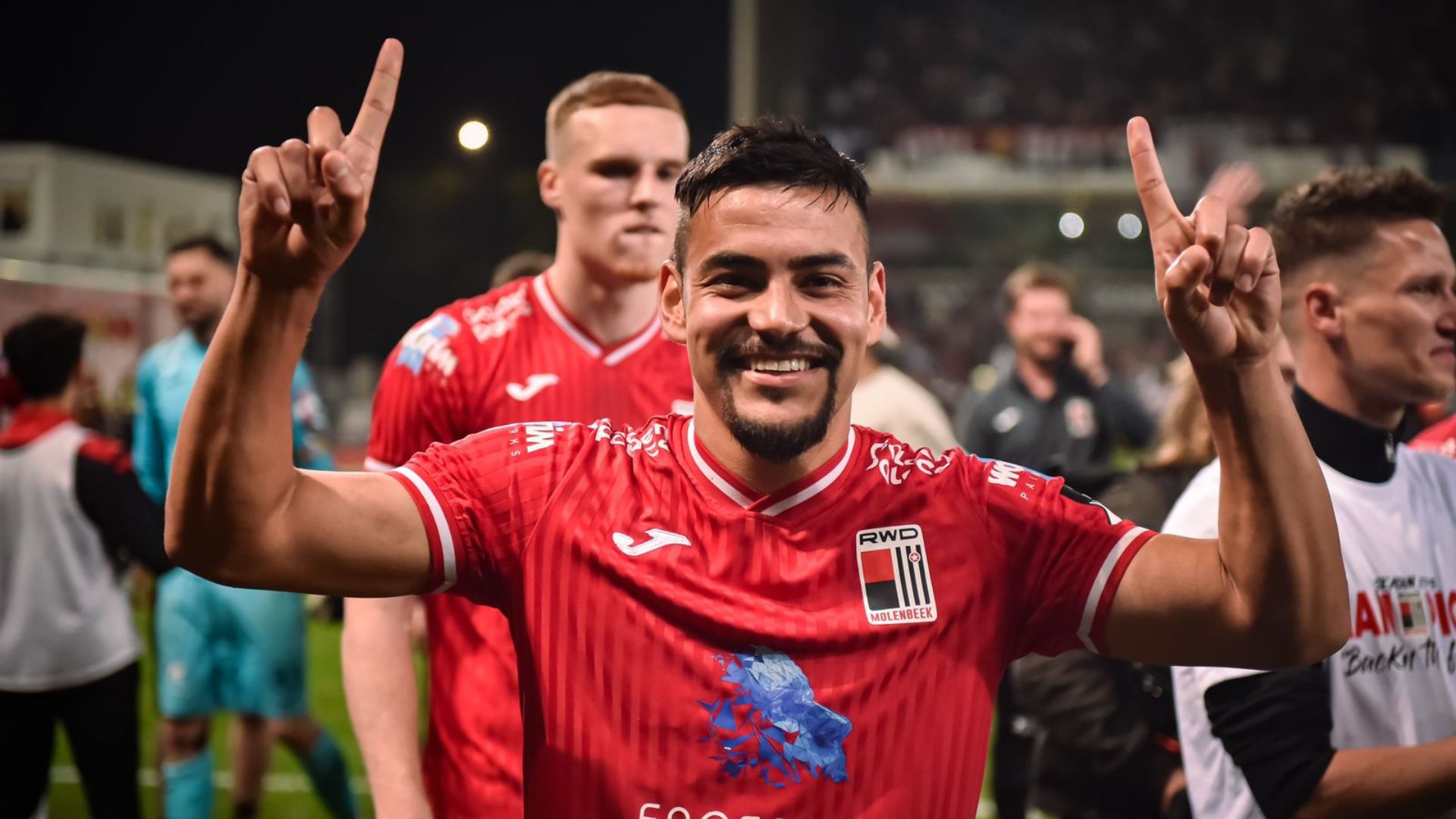 Ex-Botafogo, Barreto conquista título e acesso na Bélgica - Divulgação/ RWD Molenbeek