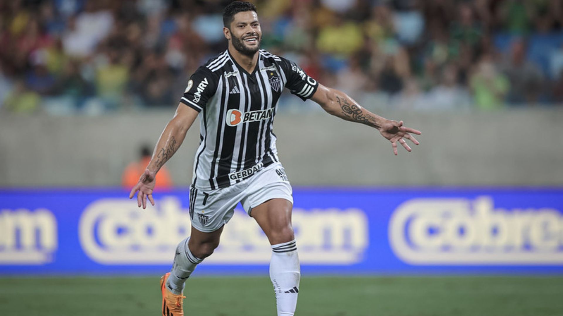 Hulk brilhou contra o Cuiabá e agitou a torcida do Atlético-MG em conversa com Deyverson - Pedro Souza/Atlético Mineiro