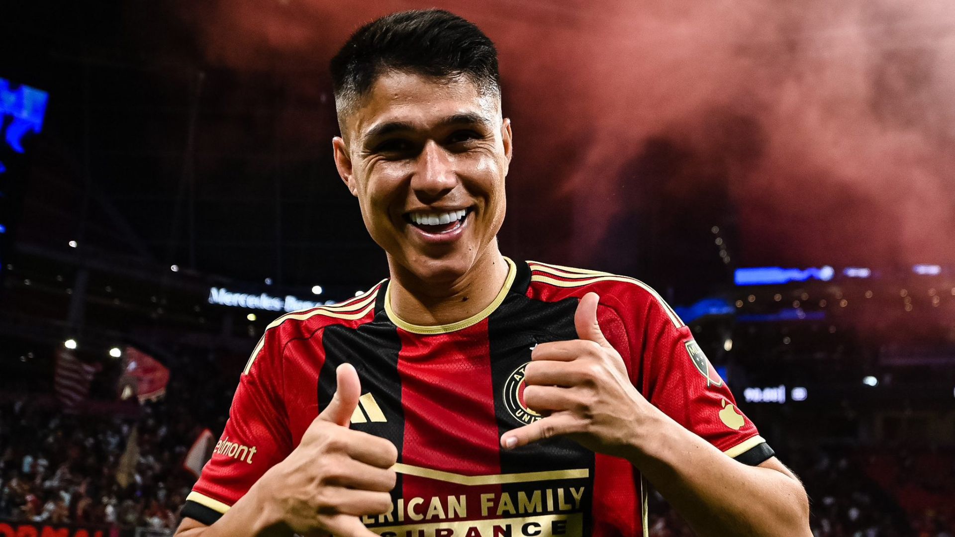 Flamengo anuncia a contratação do atacante Luiz Araújo - Reprodução / Twitter