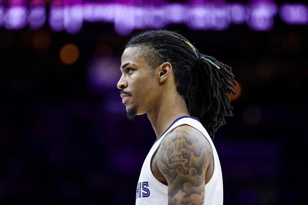 Ja Morant do Memphis Grizzlies durante um jogo contra o Philadelphia 76ers na Filadélfia - Tim Nwachukwu/Arquivo: Getty Images