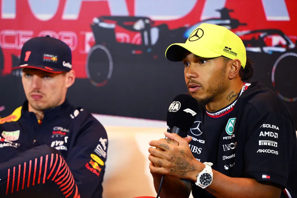 Max Verstappen e Lewis Hamilton na coletiva do GP do Canadá da F1 2023 - Clive Mason/Getty Images
