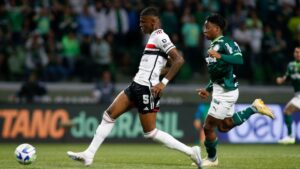 Arboleda, zagueiro do São Paulo, reviveu as polêmicas que enfrentou com o Palmeiras durante 2019 - GettyImages